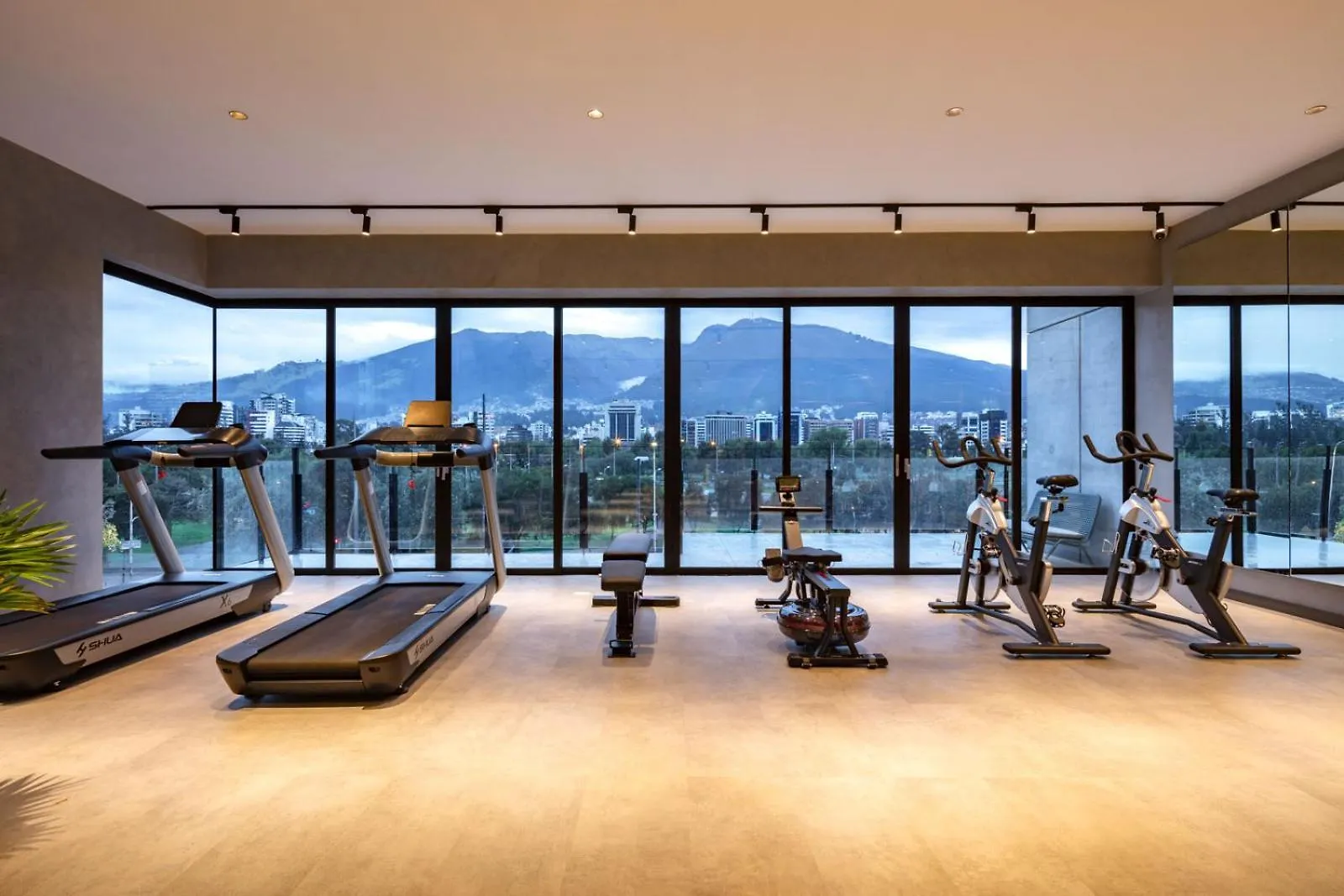 Top Rentals Qorner Quito