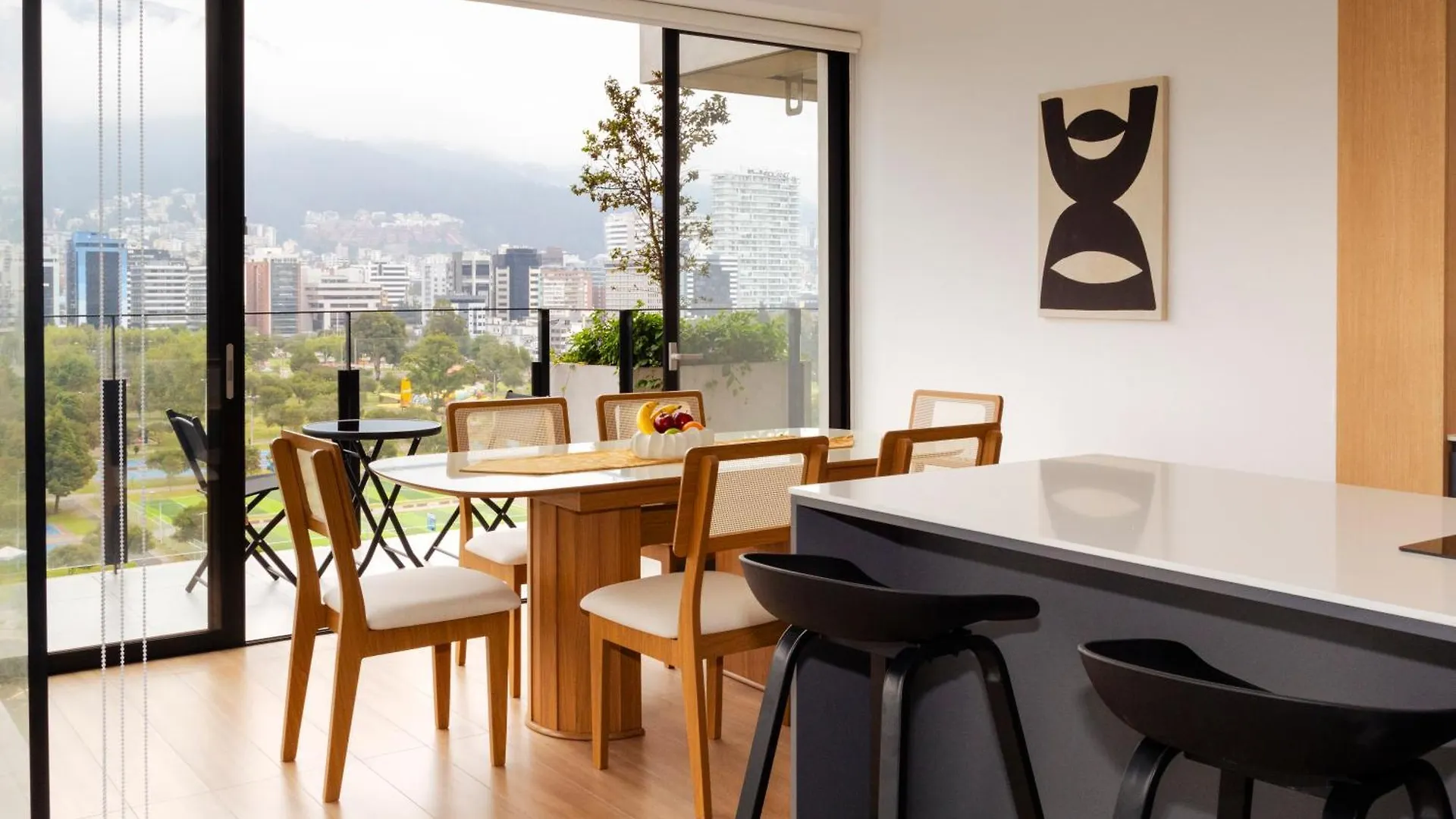 Top Rentals Qorner Quito Ekvádor