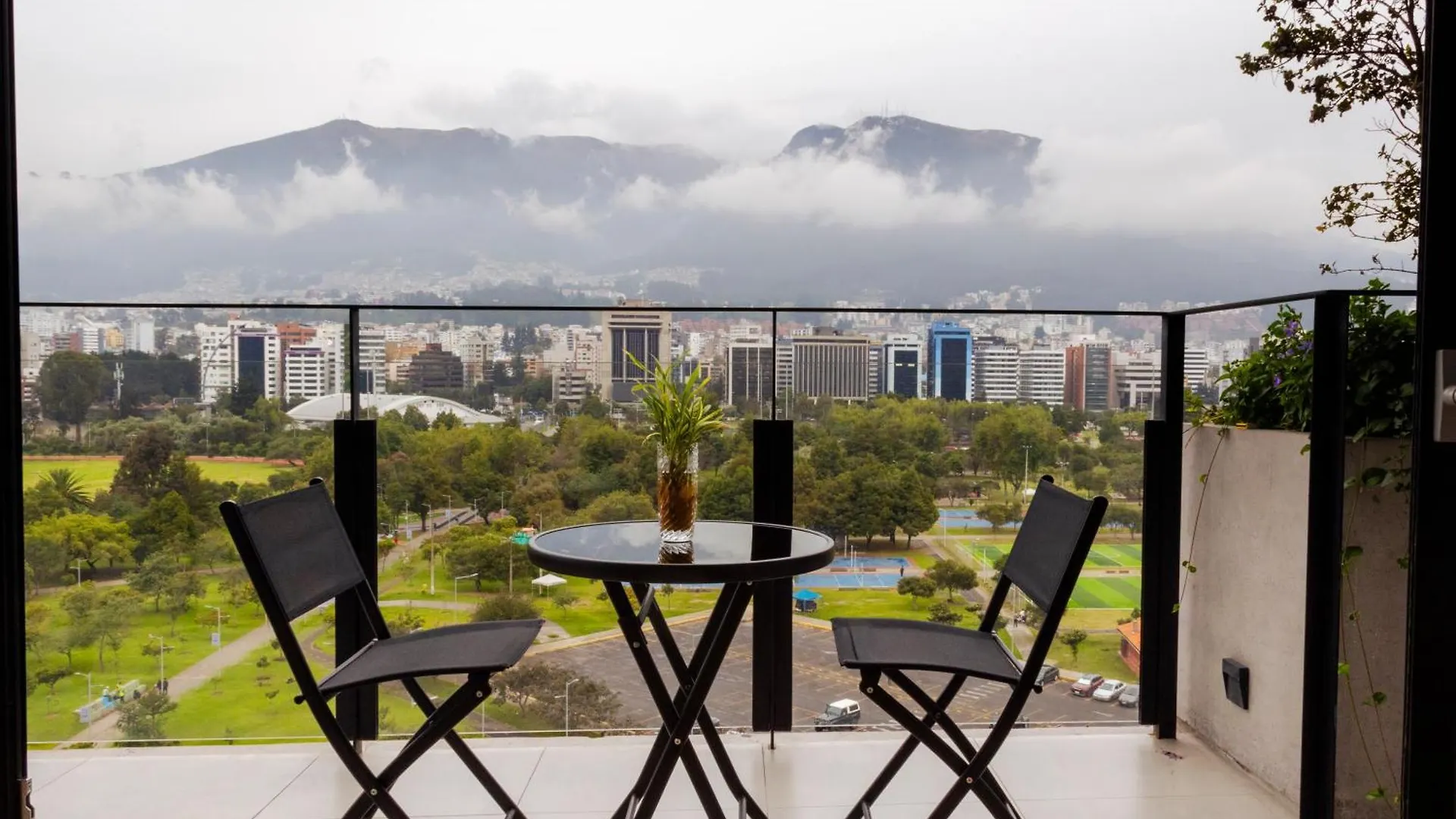 Top Rentals Qorner Quito 0*,  Ekvádor