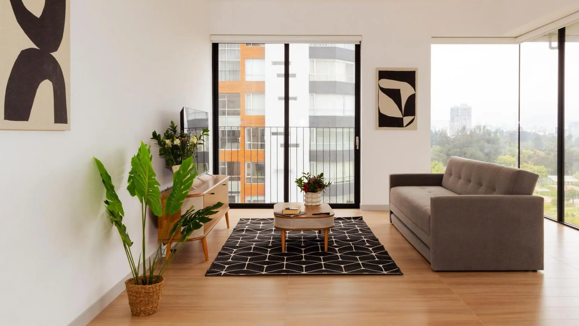 Top Rentals Qorner Quito 0*,